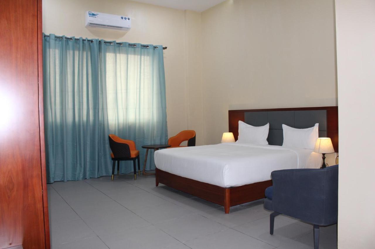 Ixoras Hotel Kinshasa Eksteriør billede